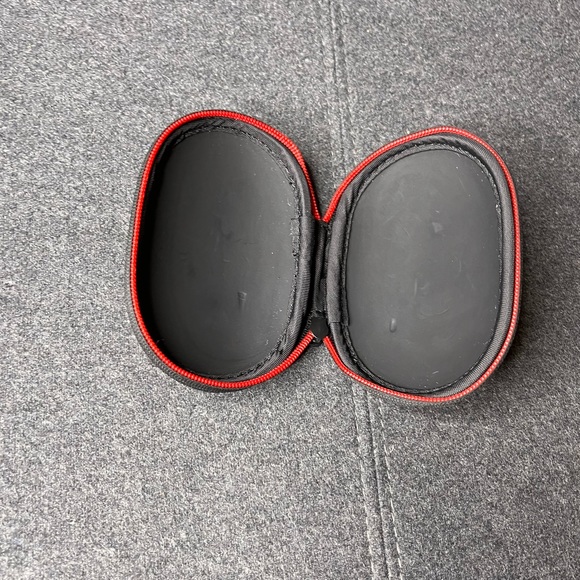 Beats hardshell case - Picture 4 of 5